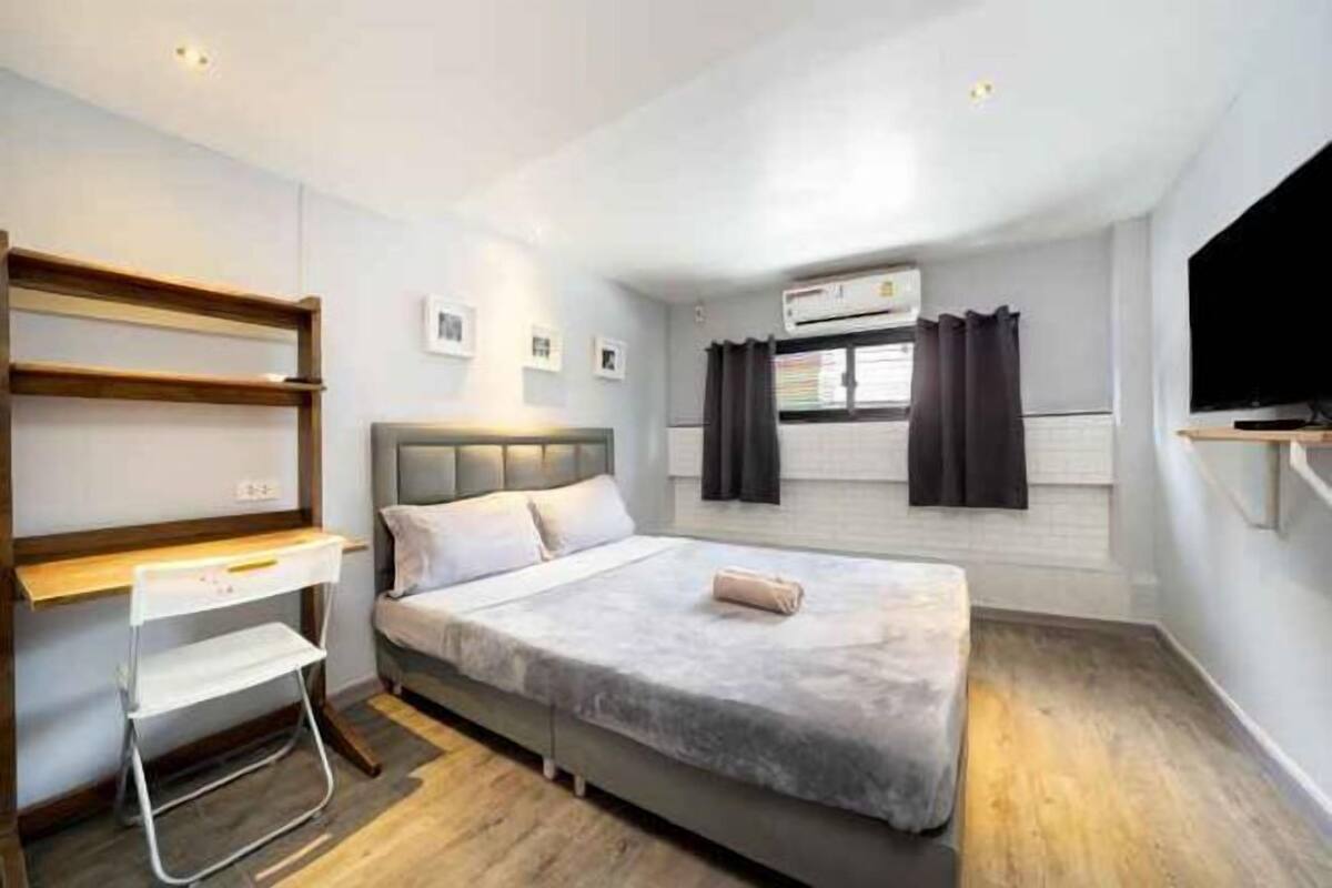 Accès au Wi-Fi (inclus), literie fournie