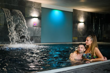 Indoor pool. Hotel Bonvino Wine & Spa