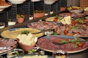 Petit déjeuner buffet compris tous les jours
