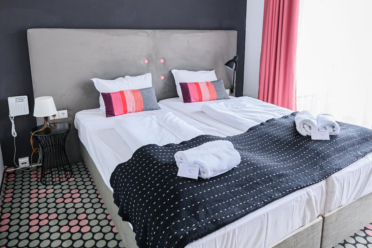 1 sovrum, allergitestade sängkläder och memory foam-madrasser
