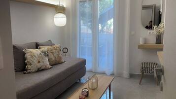 2 bedrooms, individually decorated, individually furnished