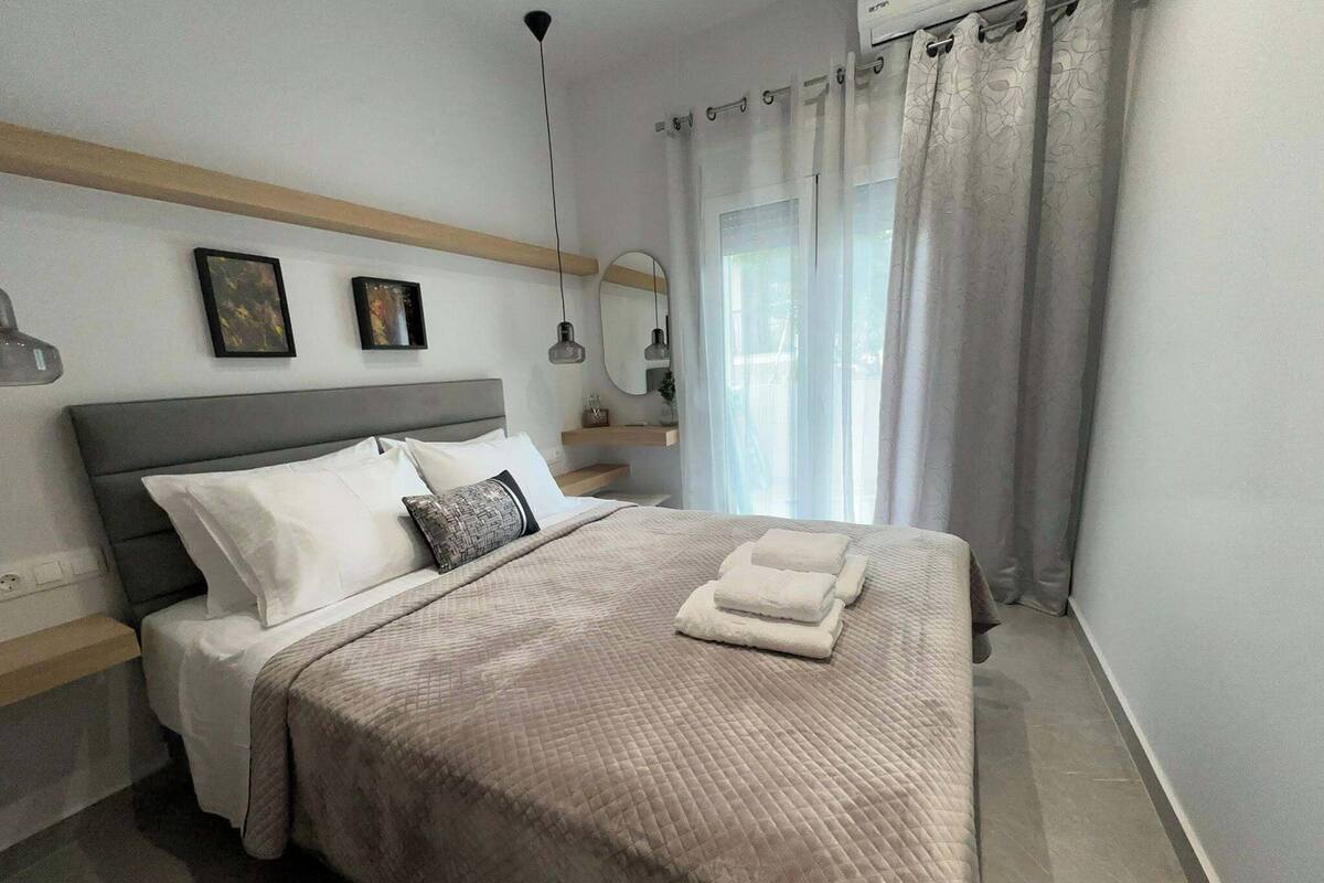 City Apartment | 2 bedrooms, individually decorated, individually furnished