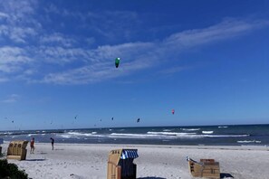Una spiaggia nelle vicinanze