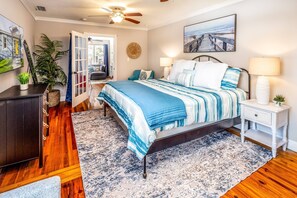 1 bedroom, iron/ironing board, free WiFi, bed sheets - Romantic Getaway in Historic District! Walk to Attractions, Minutes to Beach! $300 in Free Tickets! (St. Augustine)