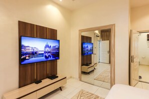 3 bedrooms, Egyptian cotton sheets, premium bedding - George Residence Osapa (Lekki)