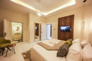 3 bedrooms, Egyptian cotton sheets, premium bedding - George Residence Osapa (Lekki)