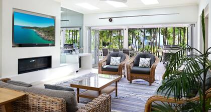 24 Cooran Court, Noosa Heads - Private Sandy Beach & Pontoon