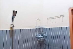 Ducha, toallas y jabón
