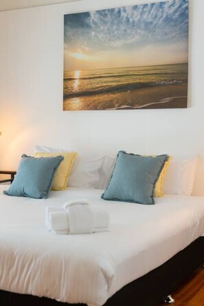 3 bedrooms, iron/ironing board, travel crib, free WiFi