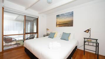 3 slaapkamers, een strijkplank/strijkijzer, reisbedje, gratis wifi