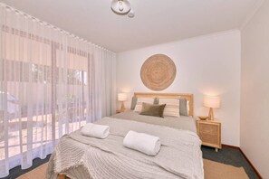 3 bedrooms, desk, iron/ironing board, WiFi