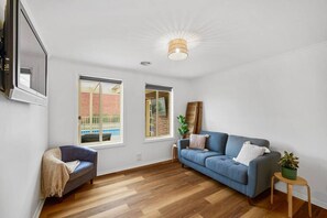 Smart TV, mesa de ping pong