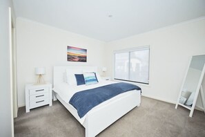 3 bedrooms, desk, iron/ironing board, WiFi