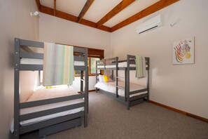 4 Schlafzimmer, Reisekinderbett, WLAN, Bettwäsche