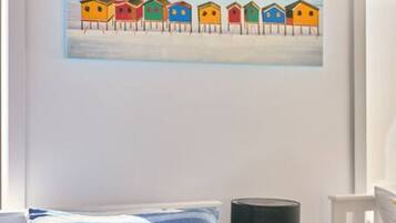 4 bedrooms, iron/ironing board, free WiFi, bed sheets