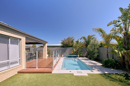 Zeally Sands Pool Retreat