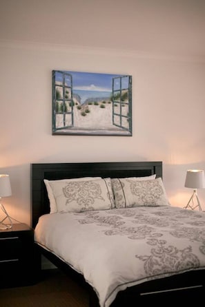 4 dormitorios, tabla de planchar con plancha, wifi gratis y ropa de cama