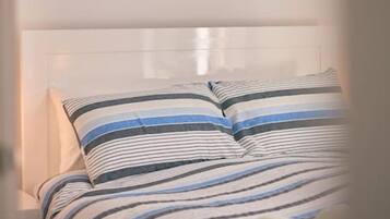 4 bedrooms, iron/ironing board, free WiFi, bed sheets