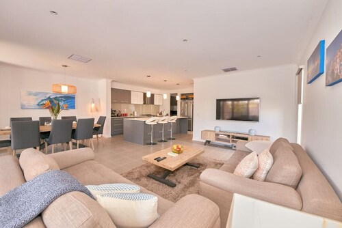 Zeally Sands Pool Retreat