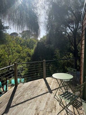 Outdoor dining - The Hideaway - Aireys Inlet (Aireys Inlet)