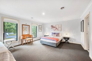 4 bedrooms, desk, iron/ironing board, travel cot