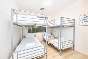 2 bedrooms, WiFi, bed sheets