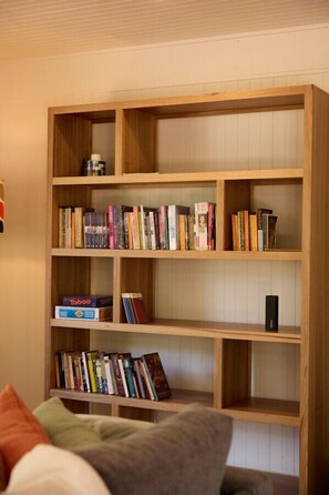 المنشأة من الداخل