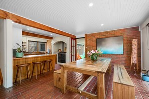 Dining - Coastal Oasis - Aireys Pool House (Aireys Inlet)