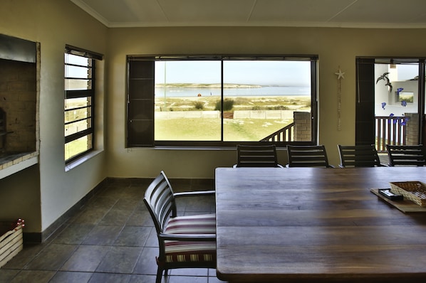 Comfort House | Dining room