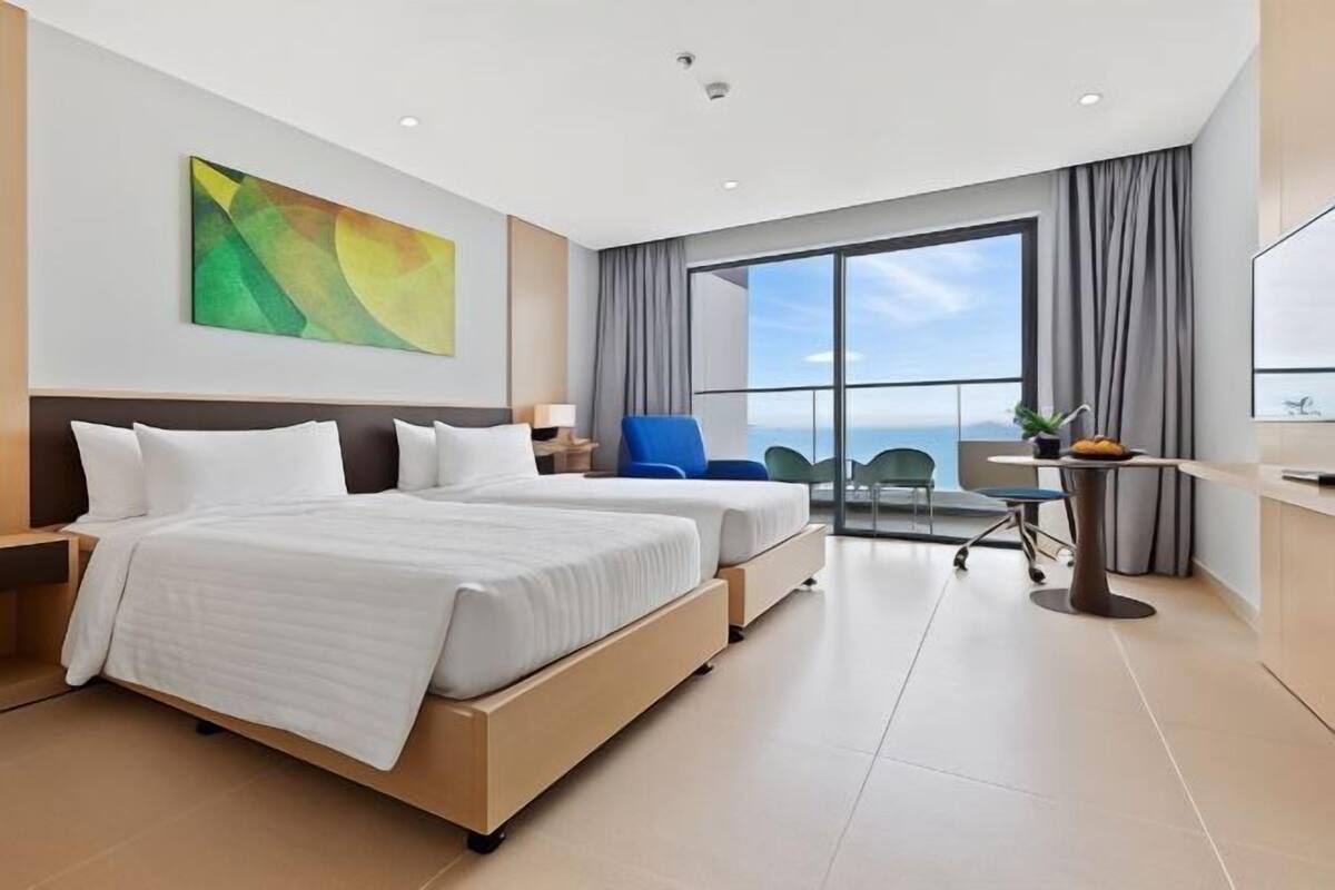 Zimmersafe, Verdunkelungsvorhänge, Bügeleisen/Bügelbrett