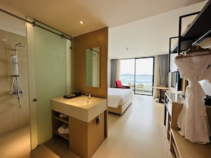 Premier Double Room, Ocean View | In-room safe, blackout drapes, iron/ironing board, free WiFi - Seaview Cam Ranh (Cam Ranh)