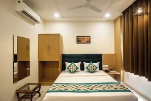 Deluxe Room | 1 bedroom, soundproofing, travel crib, free WiFi