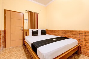 Standard Double Room | Bed sheets - Collection O 93742 Sidodadi Hotel Dan Resto (Wonosari)