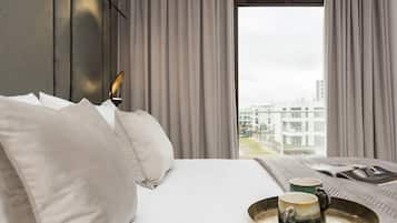 Design Apartment | 2 bedrooms, individually decorated, individually furnished, desk