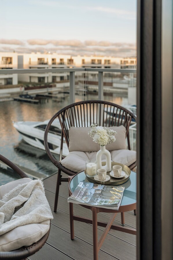 Deluxe Apartment | Terrace/patio - Sol Marina Resort Wyspa Sobieszewska II - LoftAffair Collection (Pruszcz Gdanski)