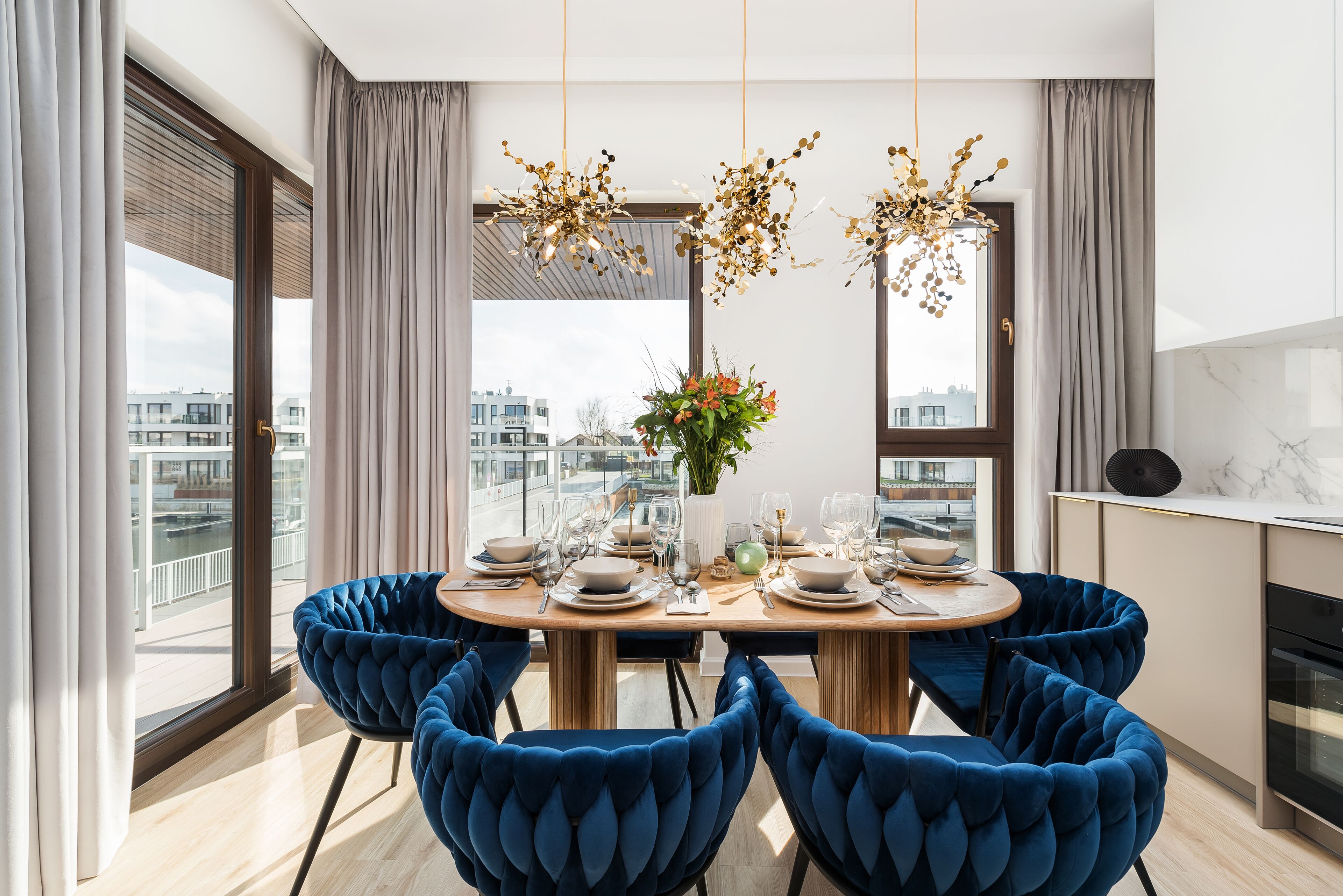 Deluxe Apartment, Marina View | In-room dining