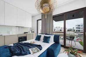 Deluxe Apartment | Living room | Smart TV - Sol Marina Resort Wyspa Sobieszewska II - LoftAffair Collection (Pruszcz Gdanski)