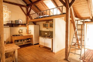 Kühlschrank, Herdplatte, Toaster, Hochstuhl