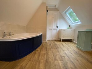 平房, 3 間臥室 (Crownwheel Cottage) | 浴室 | 毛巾