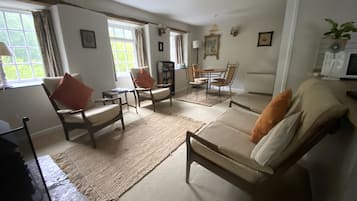 Cottage, 2 Bedrooms (Barleycorn Cottage) | Iron/ironing board, free cribs/infant beds, rollaway beds, WiFi