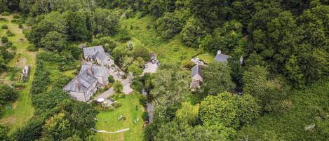 المنشأة من الخارج