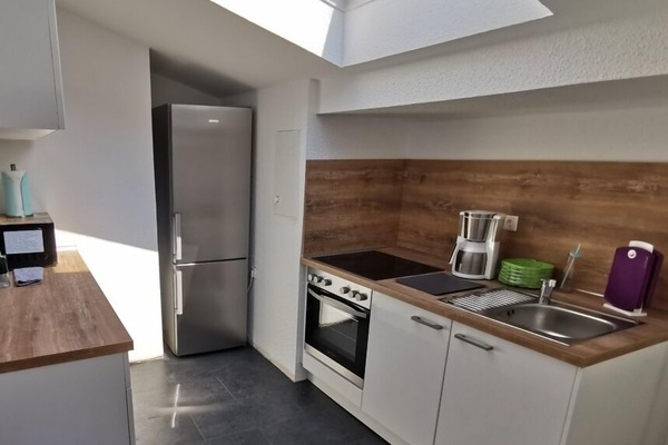 Appartement Maggy, 30 qm, 1-2 Pers.-moderne Küche mit großem Kühlschrank