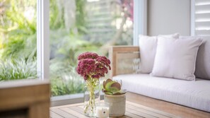 Interior - Heated swimming pool and walk to beach (BATEAU BAY)