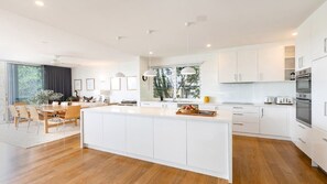 Microwave, oven, stovetop, dishwasher - Beautiful views, beachs and bushwalks (WAGSTAFFE)