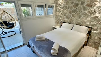 1 bedroom, soundproofing, iron/ironing board, free WiFi