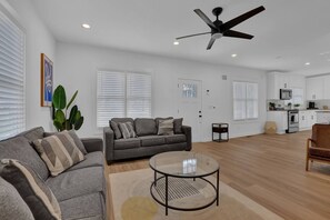 Smart TV, offices, computer monitors, printers - The Hamilton House 2 (Atlanta)