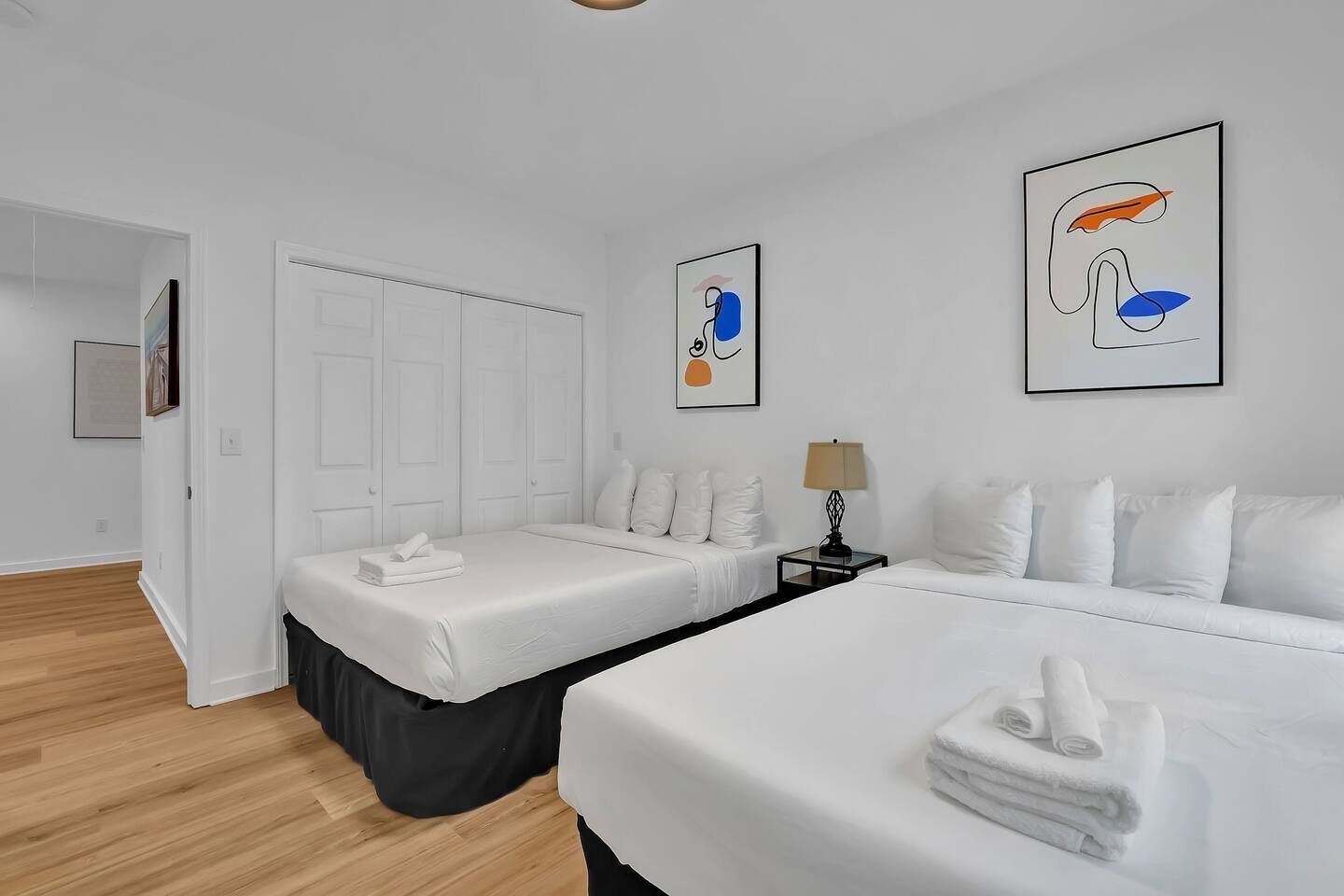 4 Schlafzimmer, Schreibtisch, Bügeleisen/Bügelbrett, kostenloses WLAN