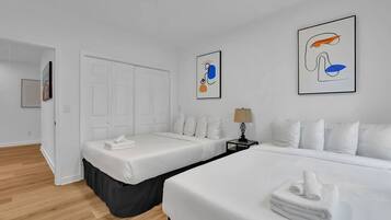 4 Schlafzimmer, Schreibtisch, Bügeleisen/Bügelbrett, kostenloses WLAN