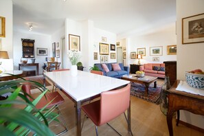 Interior - Piazza Bernardini Apartment in Center Town (Lucca)