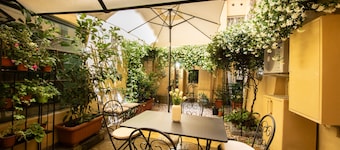Madalina Apartment in Center Town